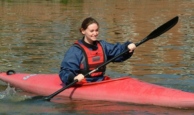  Explora nuestros canales mientras navegas en kayak 